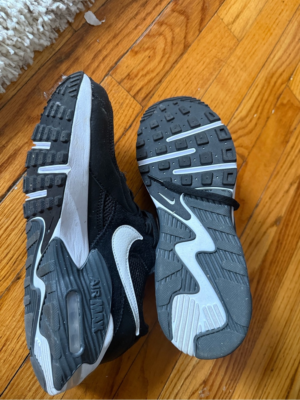 Nike Black and White Air Max excee casual Sneakers - Picture 9 of 9